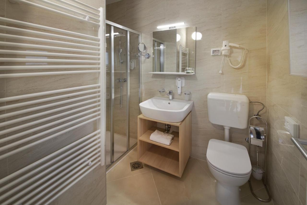 Villa Cedra - Hotel & Resort Adria Ankaran Ngoại thất bức ảnh