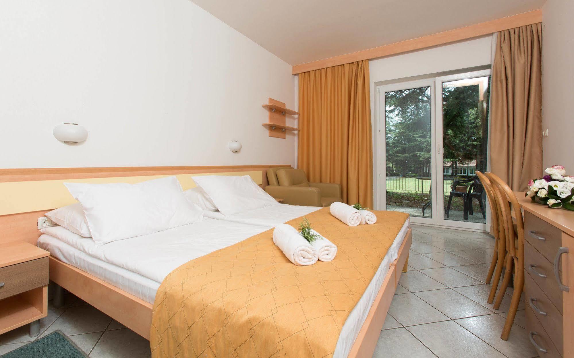 Villa Cedra - Hotel & Resort Adria Ankaran Ngoại thất bức ảnh